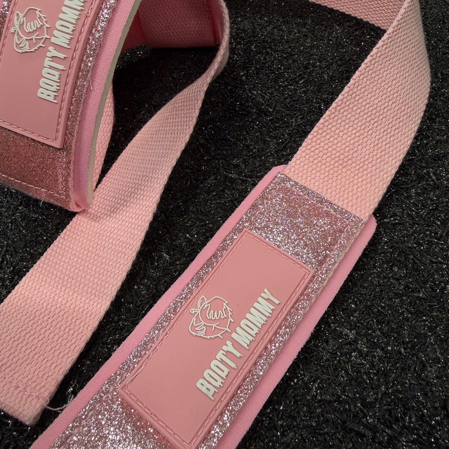 BOOTY MOMMY GLITTER TRHAČKY